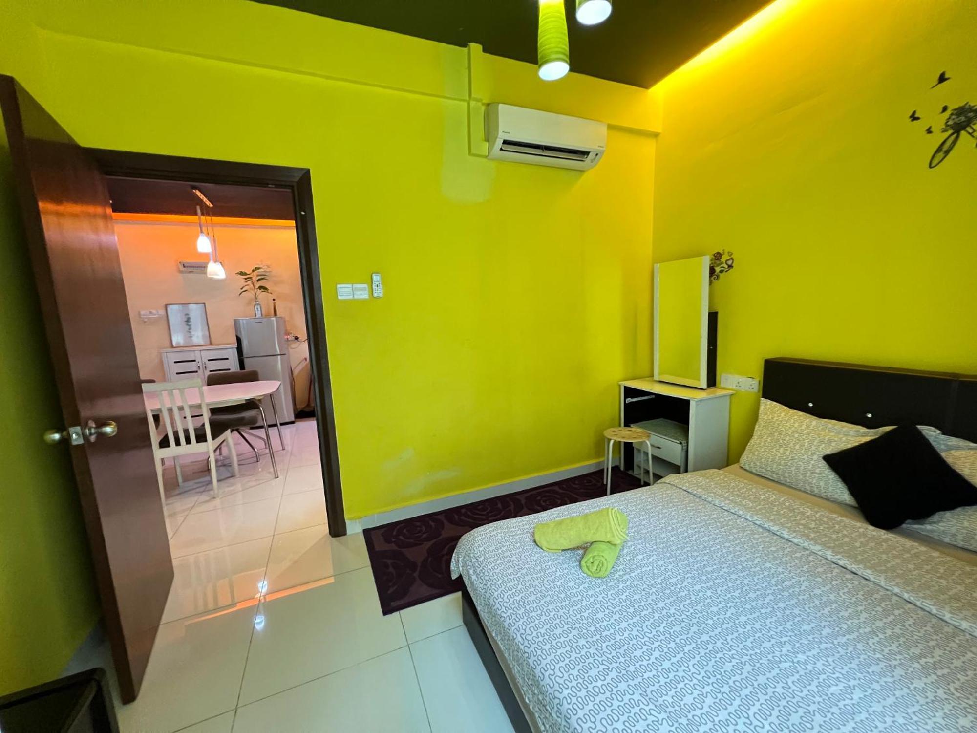 Apartment Spritz Empire Regalia &