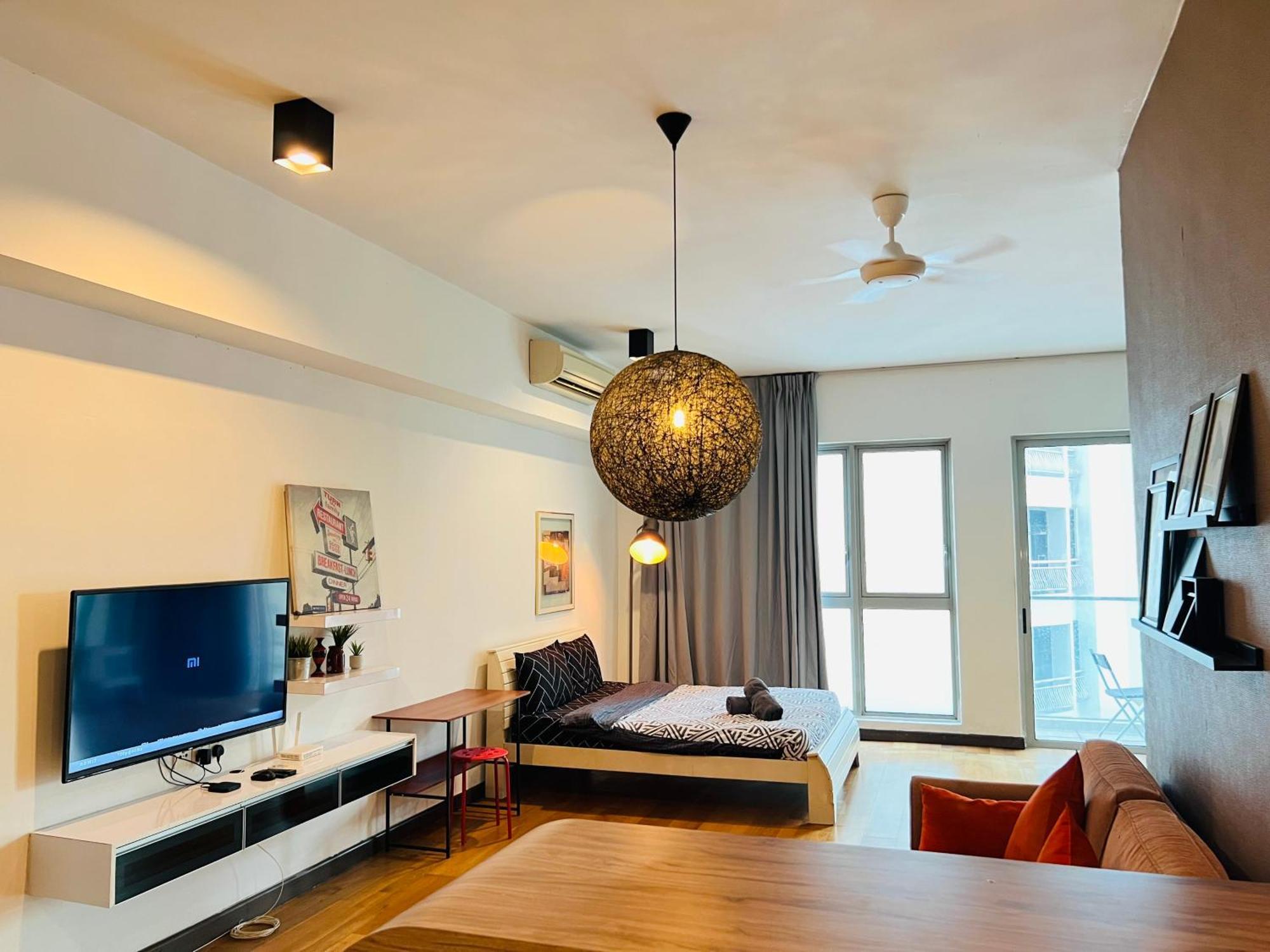 Spritz Empire Regalia & Apartment *