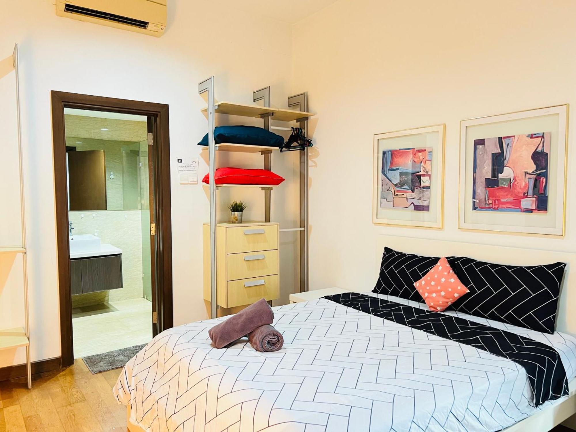 Spritz Empire Regalia & Apartment *