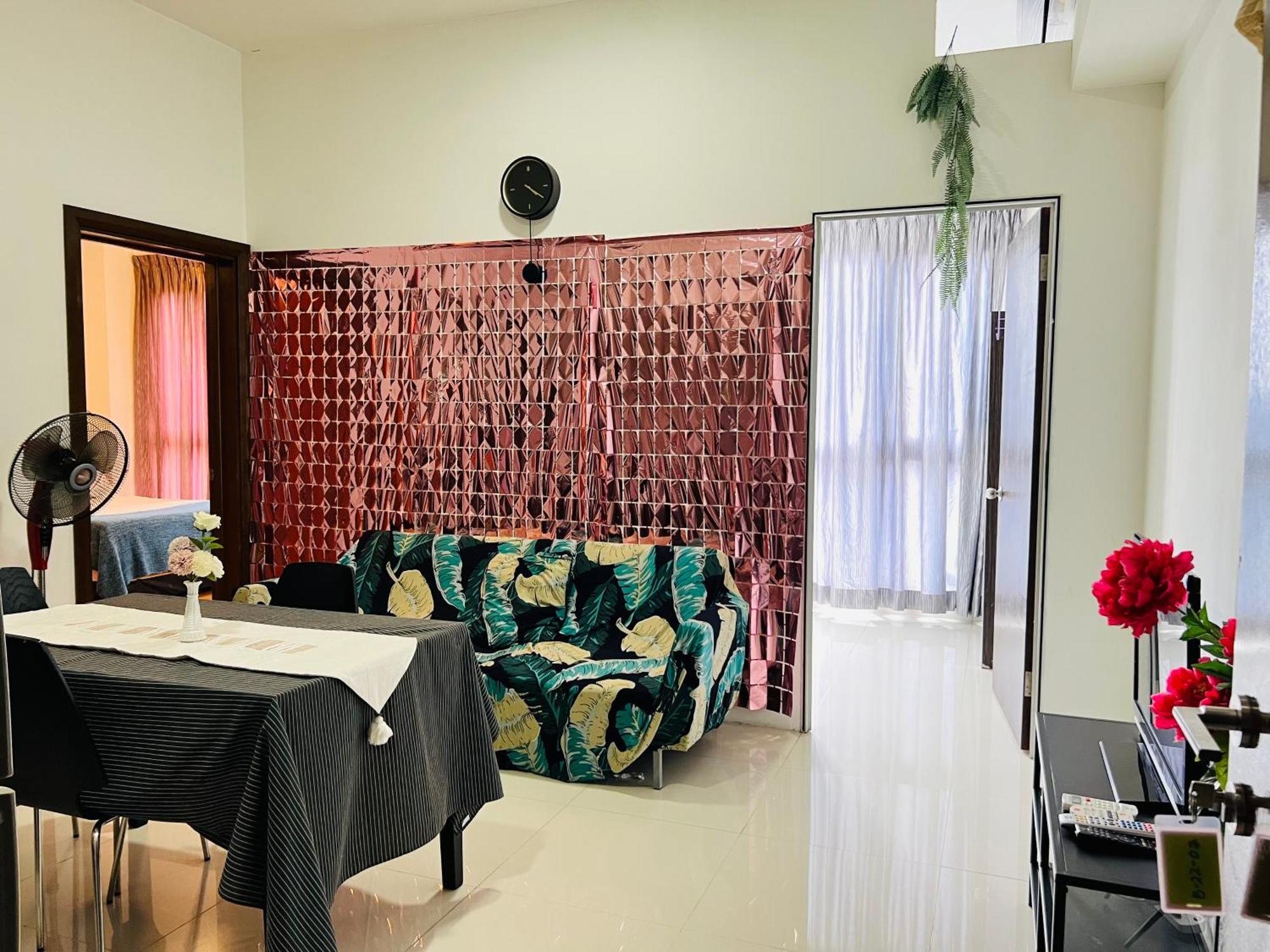 Spritz Empire Regalia & Apartment *